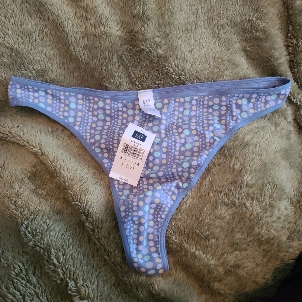 Undies-thongs. - Picture 3 of 7